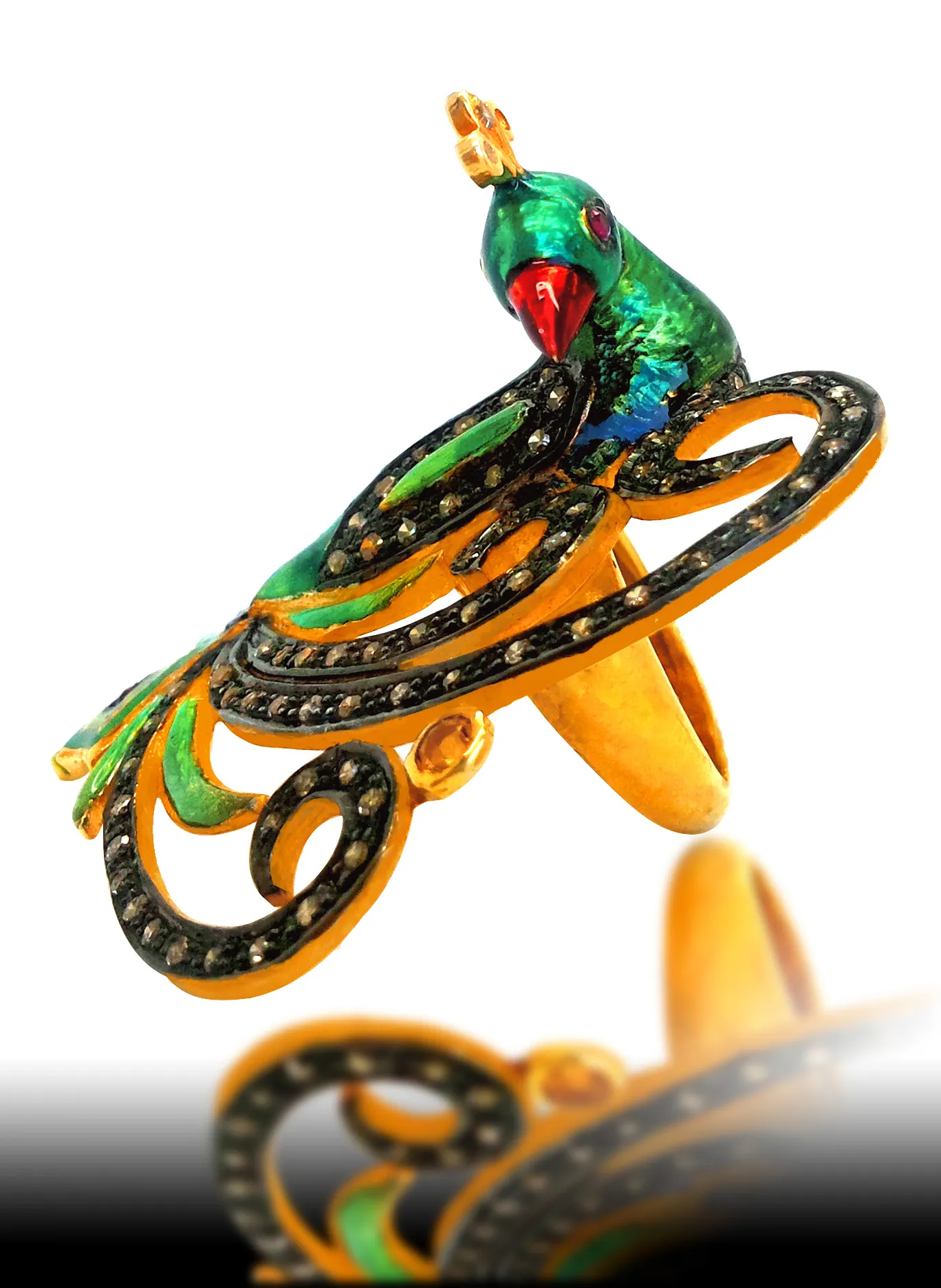 Grand peacock ring in perspective on its band